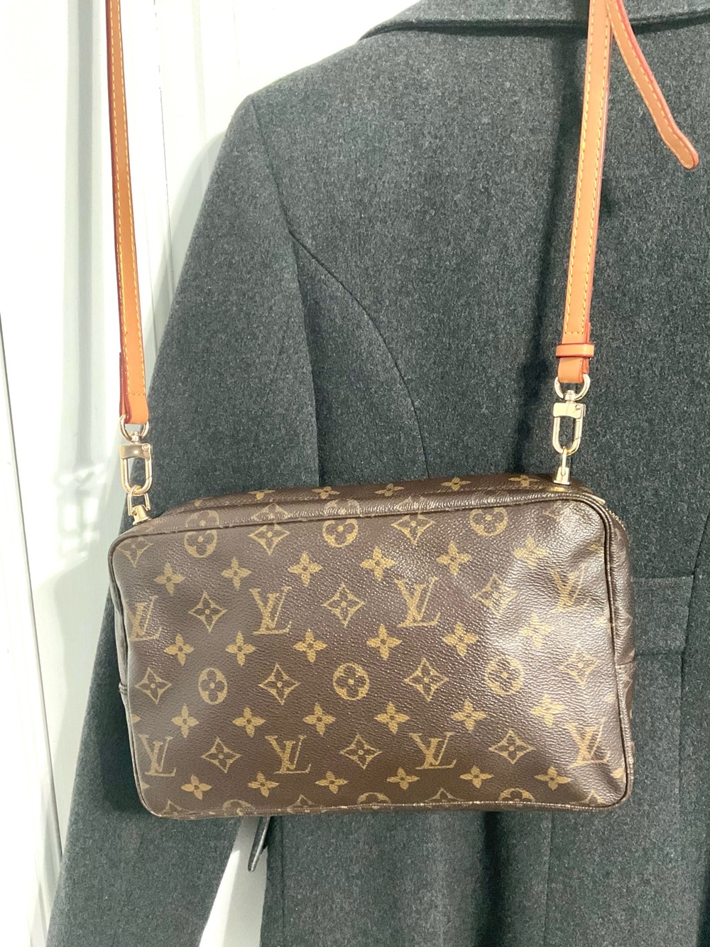 ✅LV TROUSSE 28 CLUTCH 872TH
AUTHENTIC LOUIS VUITTON - Picture 12 of 12
